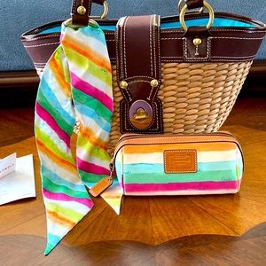 Coach Straw Basket Bag w/matching ponytail scarf and make up bag. EUC